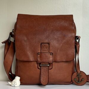Leather Crossbody Bag in Chestnut Brown